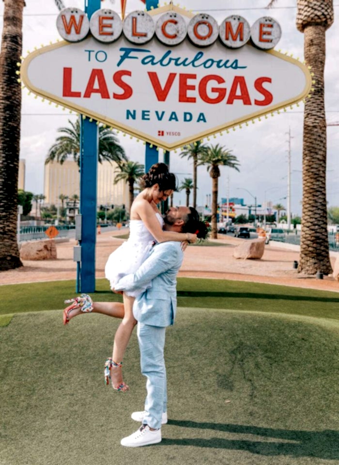 VegasSign10